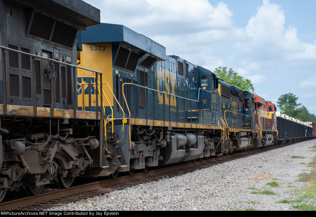 CSX 5303 trails on L795 (Waycross to Jacksonville turn) 